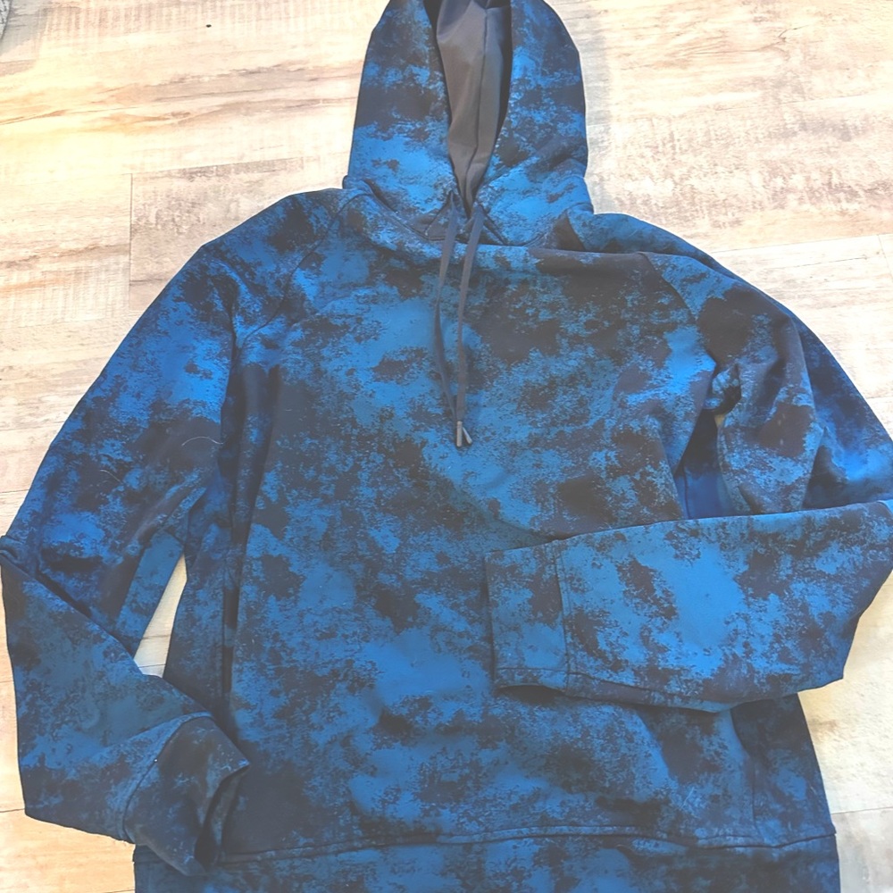 Lululemon hooded sweatshirt, NWOT, Size medium